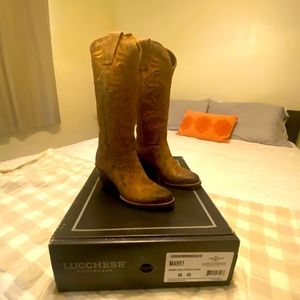 Women’s Lucchese western boots size 6B